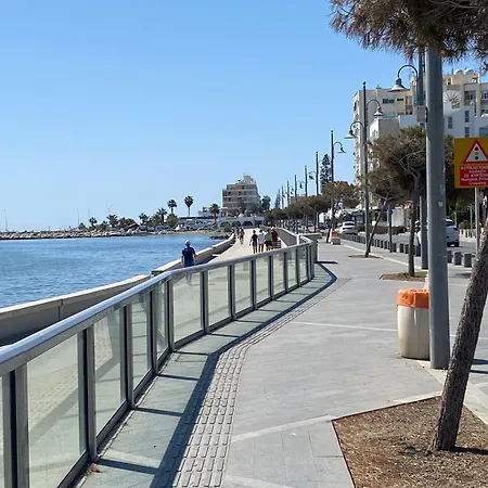 Apartment Mackenzie By The Sea Larnaca