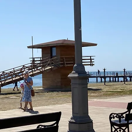 Apartment Mackenzie By The Sea *