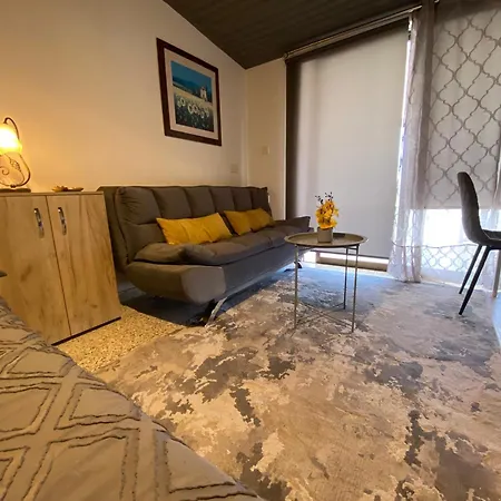 Mackenzie By The Sea Apartment *