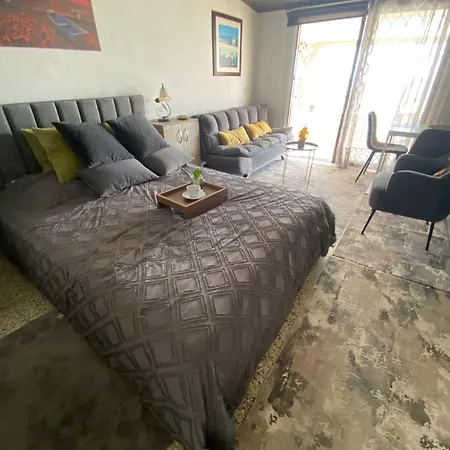 Mackenzie By The Sea Apartment *