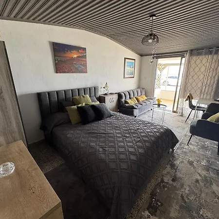 Apartment Mackenzie By The Sea Larnaca