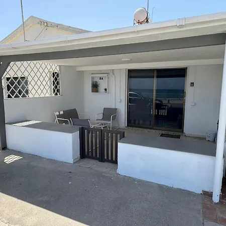 Apartment Mackenzie By The Sea