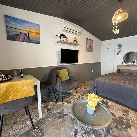 Mackenzie By The Sea Apartment Larnaca