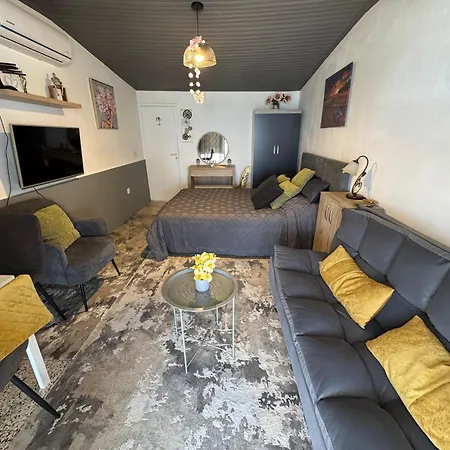 Apartment Mackenzie By The Sea Larnaca