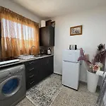 Mackenzie By The Sea One Bed Ground Floor 아파트