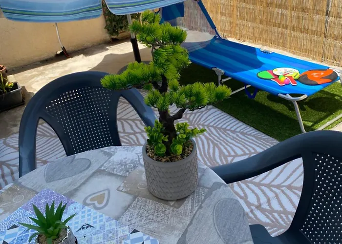 Mackenzie By The Sea One Bed Ground Floor * ラルナカ