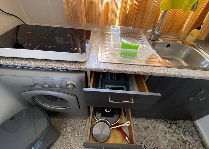 Mackenzie By The Sea One Bed Ground Floor アパート ラルナカ